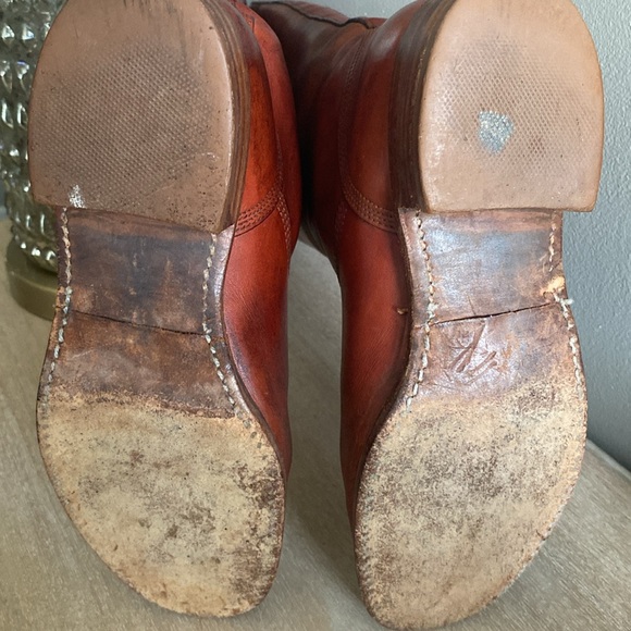 FRYE knee high leather boots size 7. In good condition!! - Picture 14 of 16
